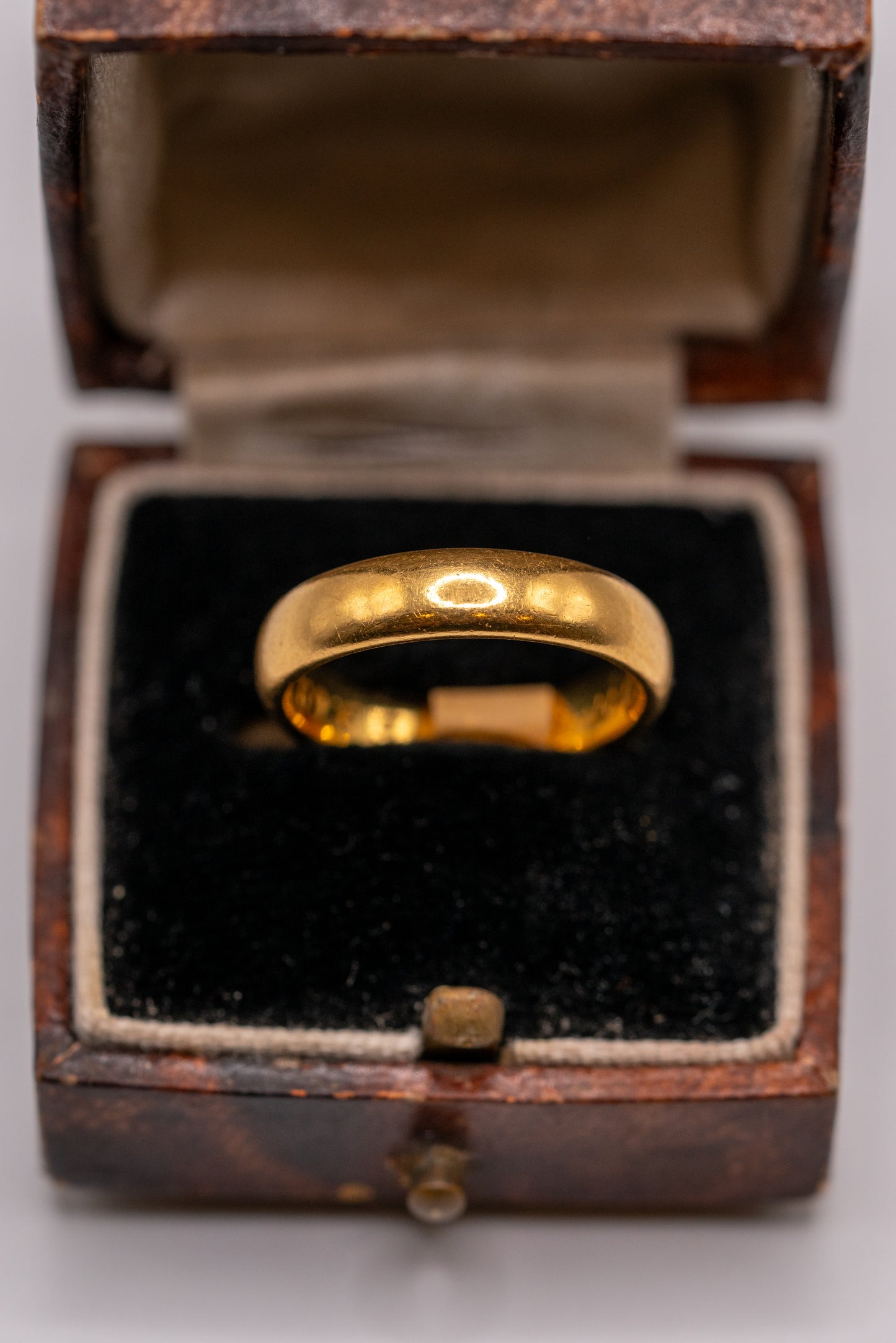 22k gold band