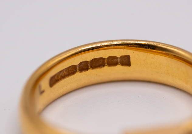 22k gold band